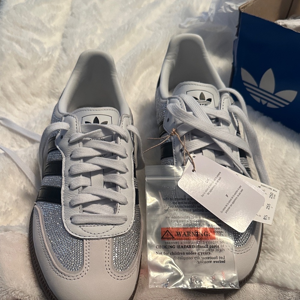 Adidas women’s rhinestone Sambas! - Picture 5 of 6